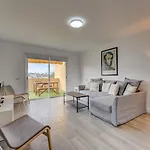 Great Terrace Ac In Heated Pool Wifi Parking Адехе